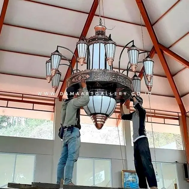 Lampu Gantung Masjid Tembaga